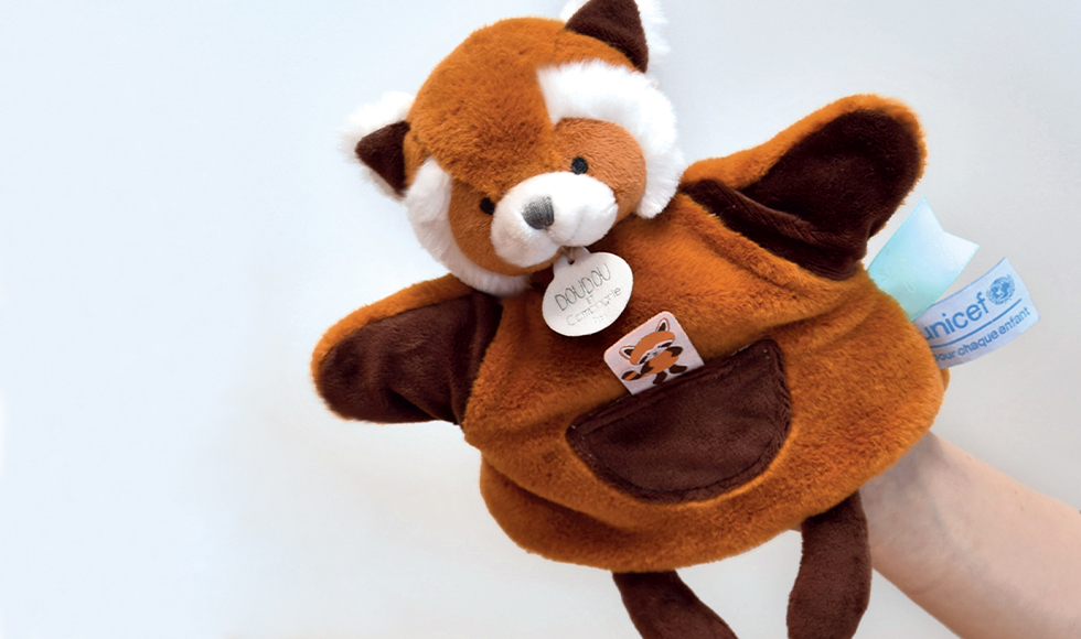 doudou marionnette panda roux et brun avec étiquette